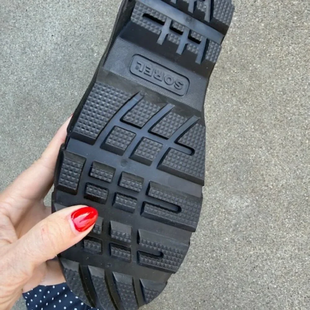 Sorel kids flurry boots new no box